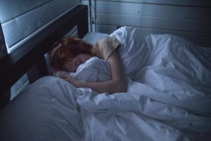 Persianas para Melhorar o Sono no Inverno: Conforto, Escuridão e Qualidade de Vida